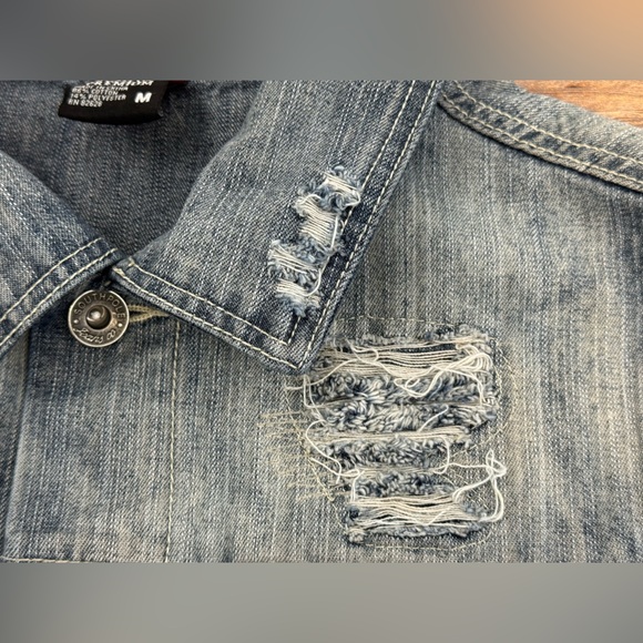 Southpole Distressed Sleeveless Denim Vest, Men's Size Medium, Assorted Patches - Picture 16 of 16